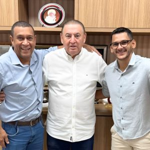 Deputado Nininho apoia projeto do vereador Amaral para garantir presentes de Natal a crianças carentes em Cláudia